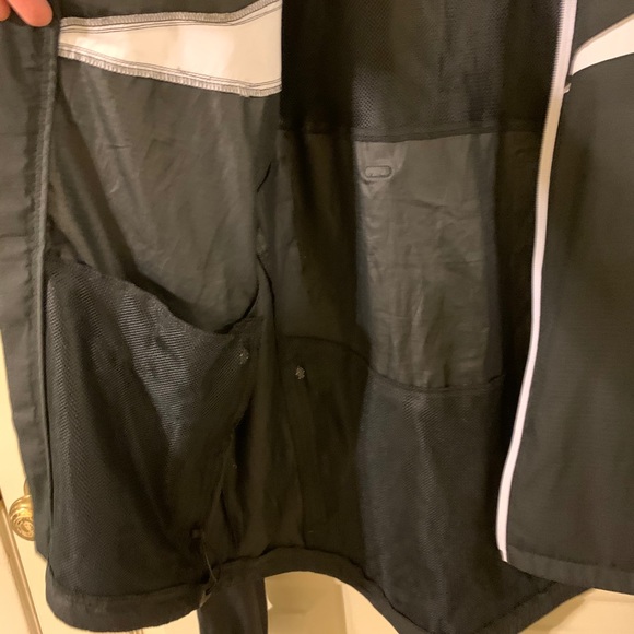 Windbreaker jacket - Picture 10 of 11